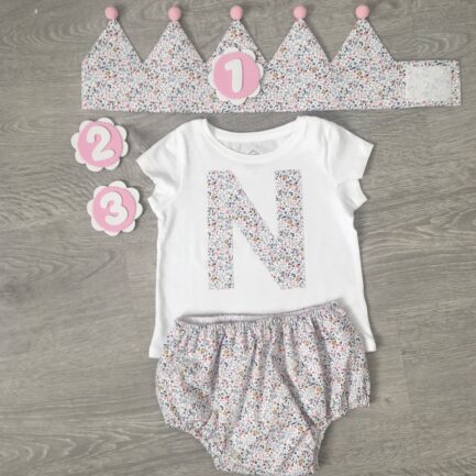 Camiseta Flores Celestes y Rosas